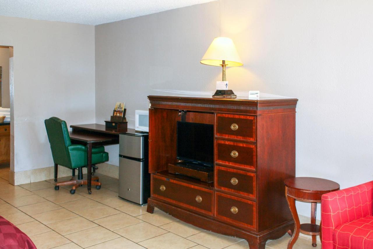 Toledo Town Motel *